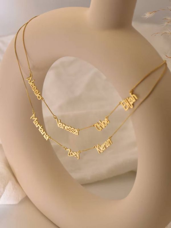 Collier avec plusieurs prénoms en Français